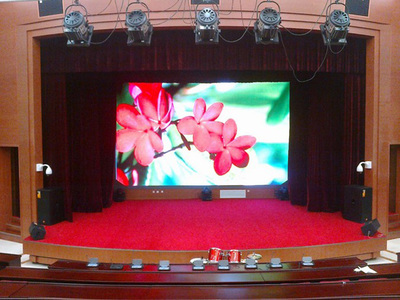 P2.5室內(nèi)LED全彩顯示屏技術(shù)參數(shù)與設(shè)計(jì)方案解析
